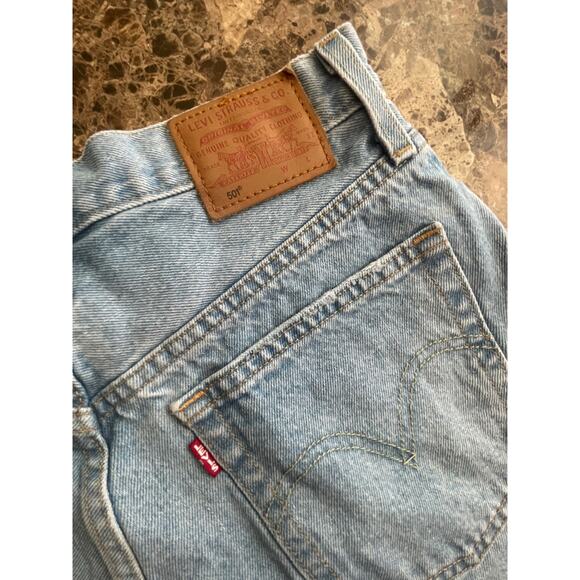 LEVI’S 501 SHORTS DENIM DISTRESSED PREMIUM SZ 26 GRUNGE RIPPED RUGGED AESTHETIC - Picture 9 of 16